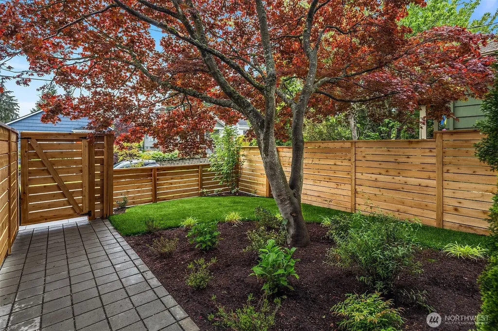 7334 25th Avenue NW Seattle WA 98117