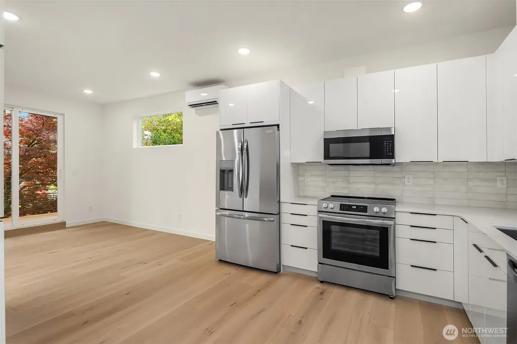 7334 25th Avenue NW Seattle WA 98117