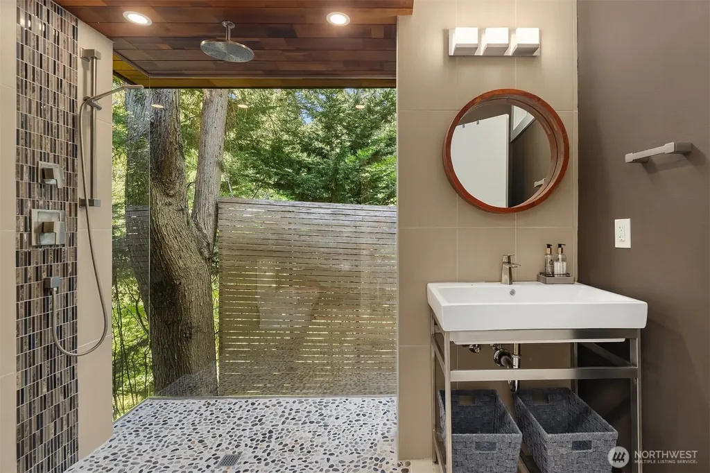 899 NW Elford Drive Seattle WA 98177