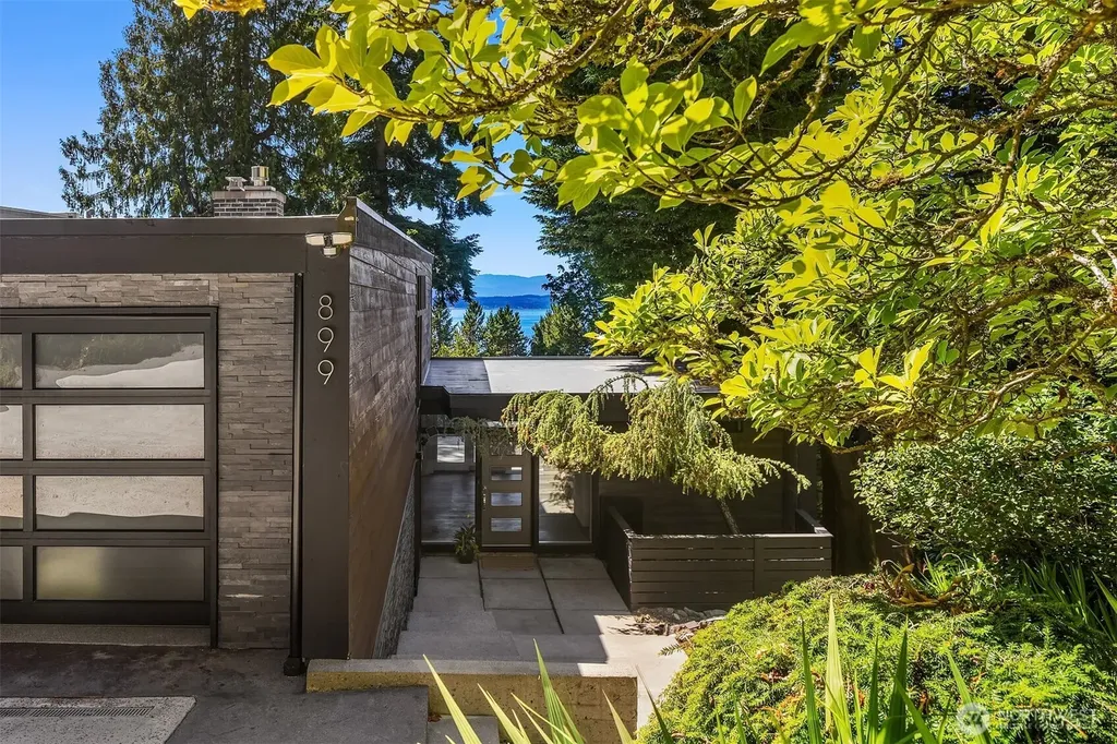 899 NW Elford Drive Seattle WA 98177