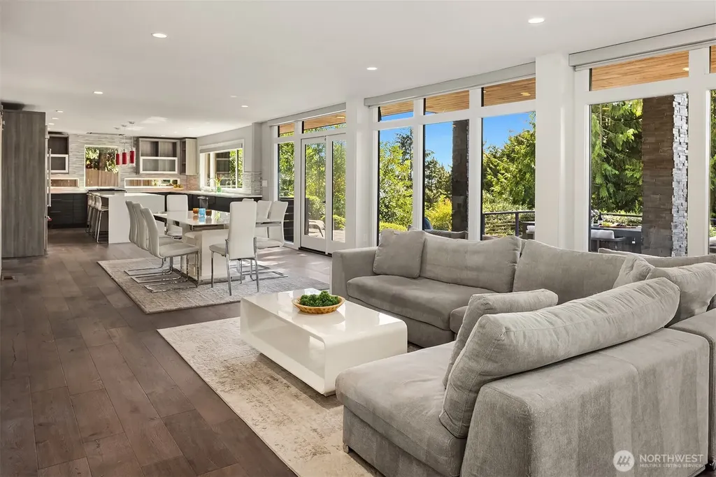 899 NW Elford Drive Seattle WA 98177