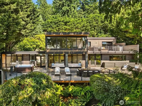 899 NW Elford Drive Seattle WA 98177