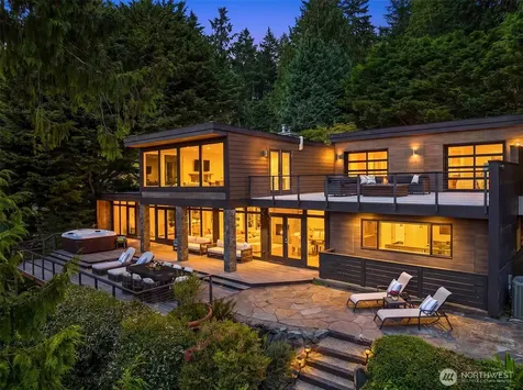 899 NW Elford Drive Seattle WA 98177
