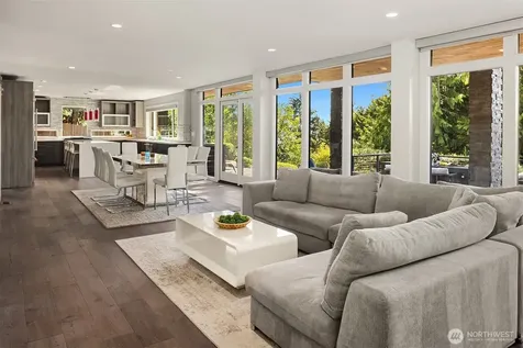 899 NW Elford Drive Seattle WA 98177