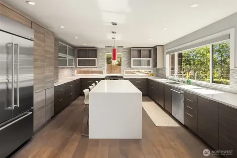 899 NW Elford Drive Seattle WA 98177