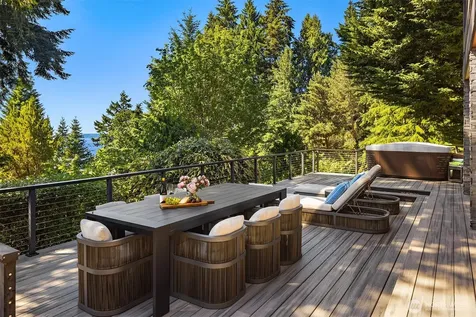 899 NW Elford Drive Seattle WA 98177
