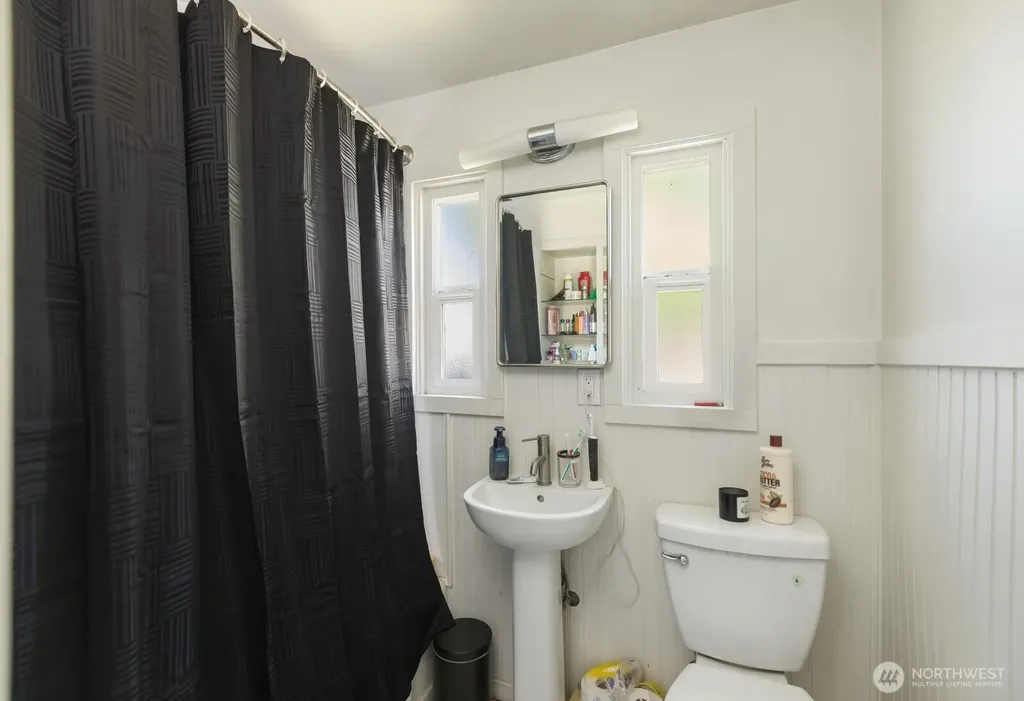 509 W Cherry Street Centralia WA 98531