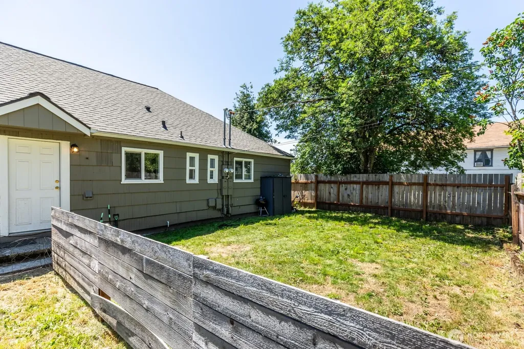 509 W Cherry Street Centralia WA 98531