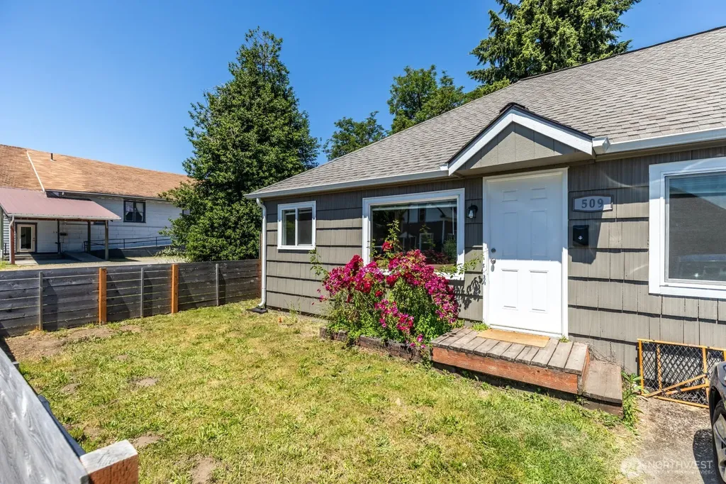 509 W Cherry Street Centralia WA 98531