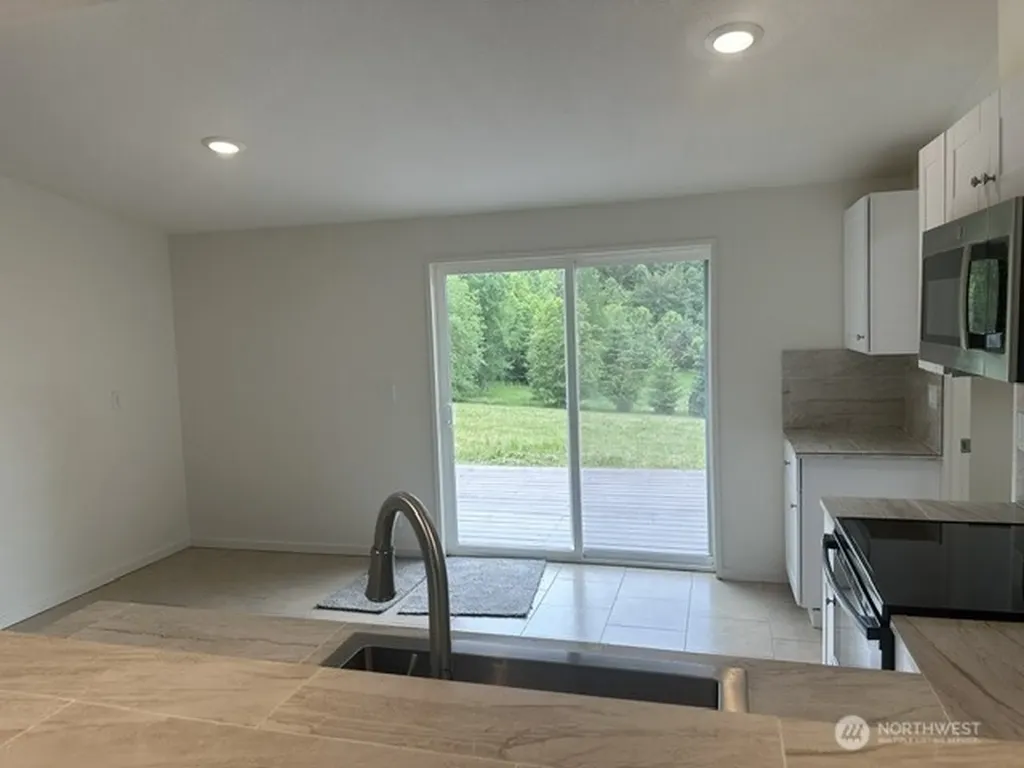 257 Easy Street Silverlake WA 98645