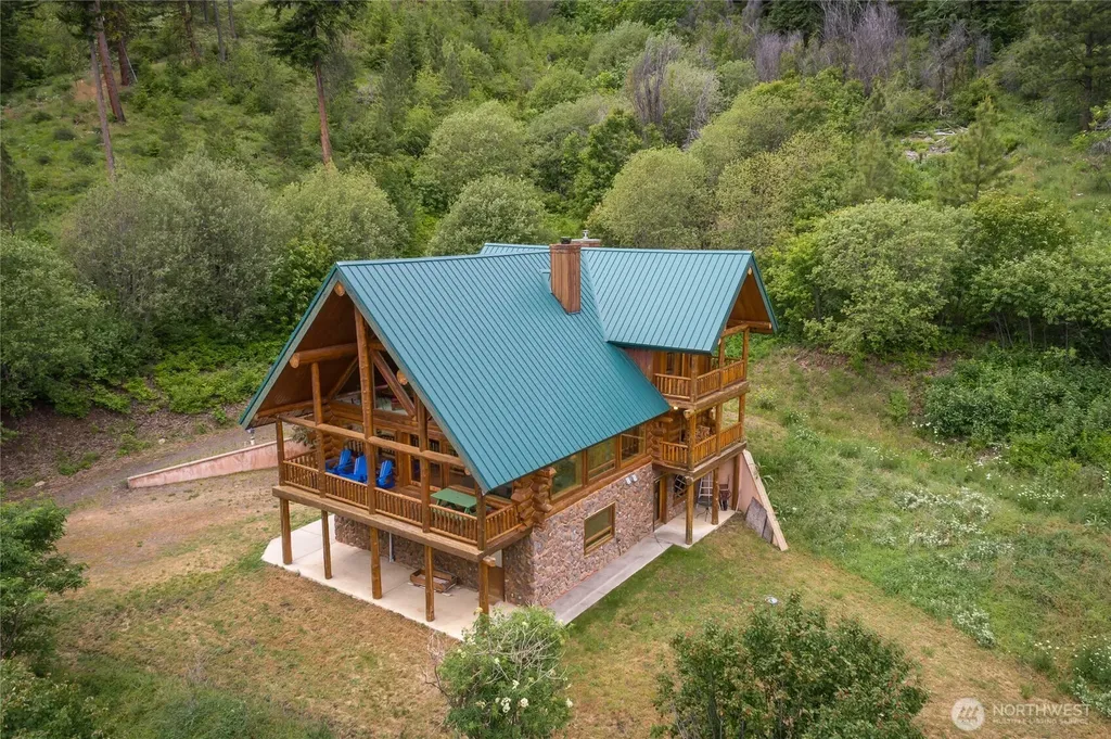 9350 N Fork Road Cashmere WA 98815