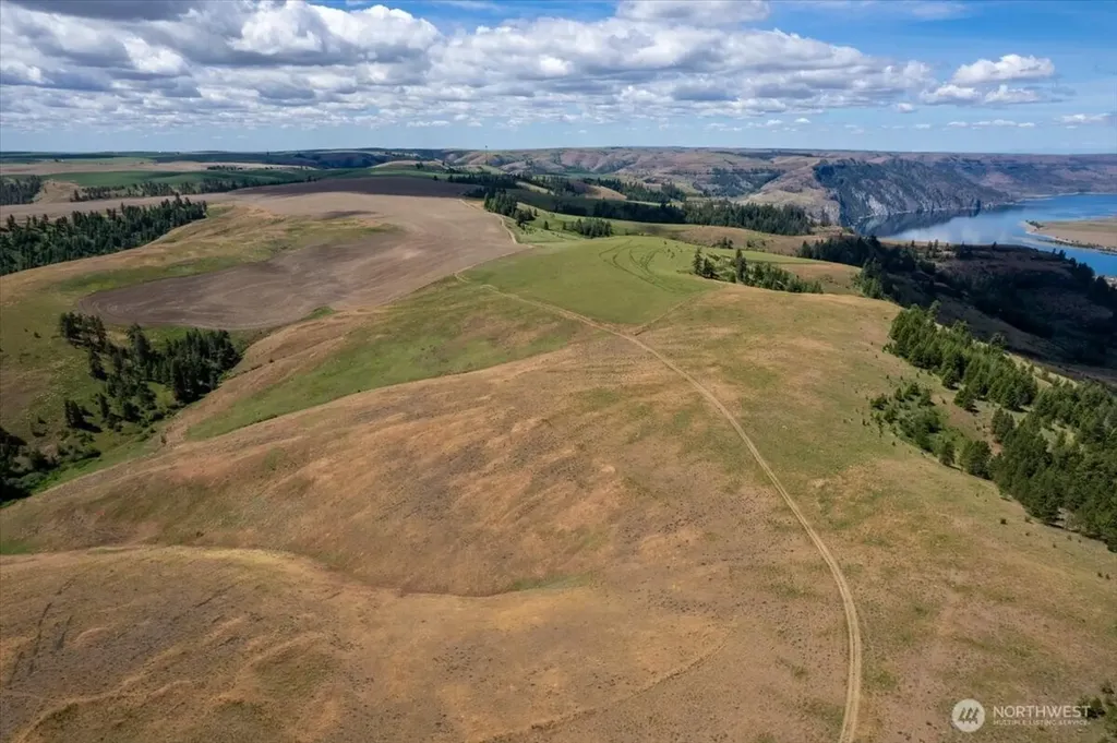 45000 Hanson Harbor Road N Wilbur WA 99185