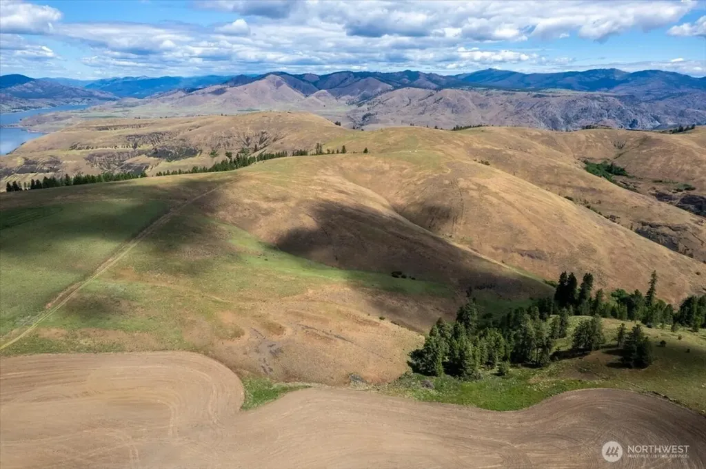 45000 Hanson Harbor Road N Wilbur WA 99185