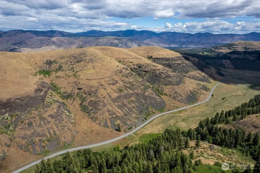 45000 Hanson Harbor Road N Wilbur WA 99185