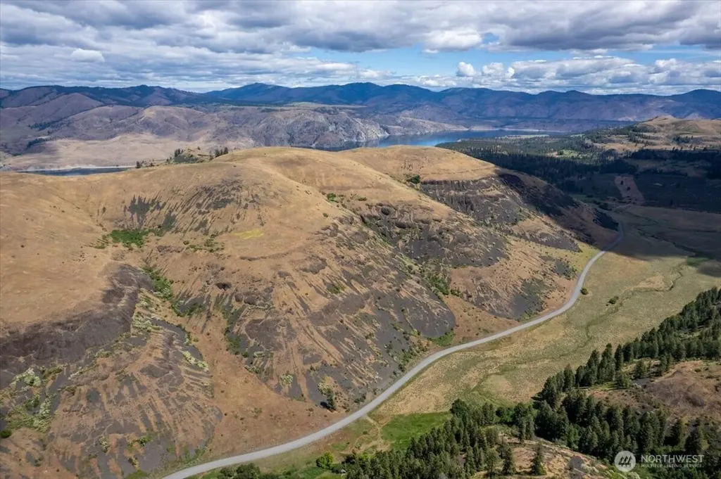 45000 Hanson Harbor Road N Wilbur WA 99185
