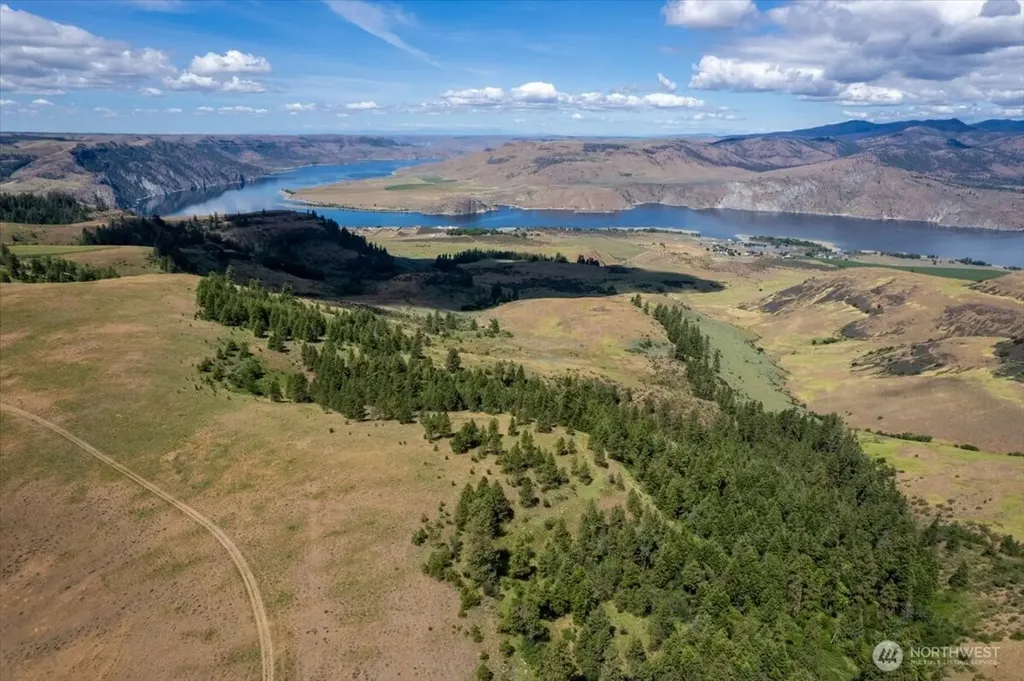 45000 Hanson Harbor Road N Wilbur WA 99185