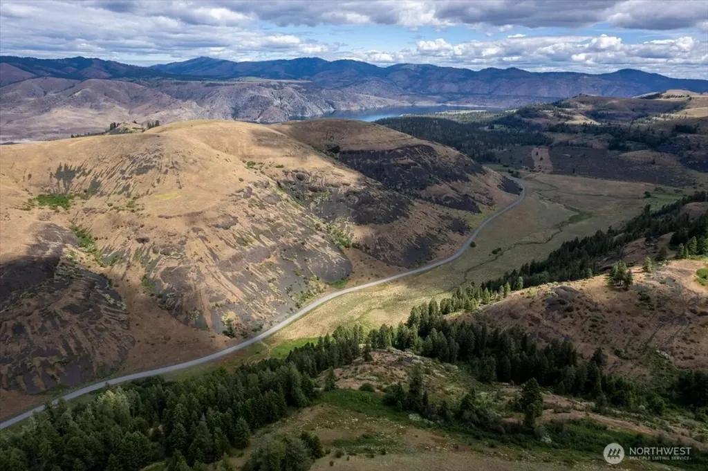 45000 Hanson Harbor Road N Wilbur WA 99185