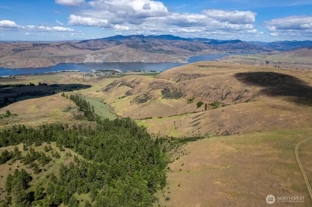 45000 Hanson Harbor Road N Wilbur WA 99185