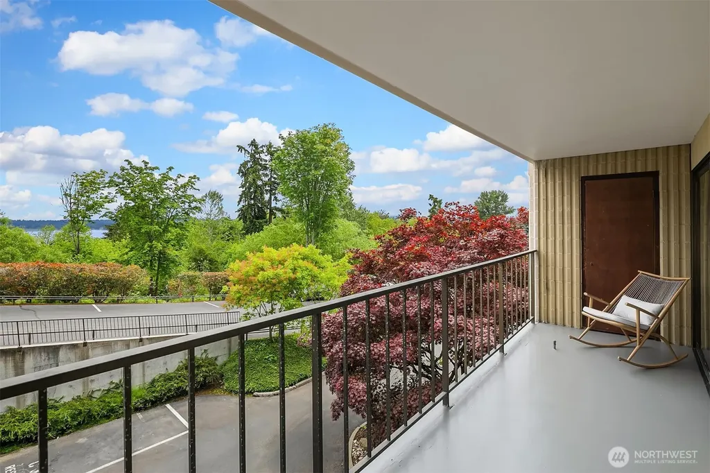 8001 Sand Point Way NE Seattle WA 98115