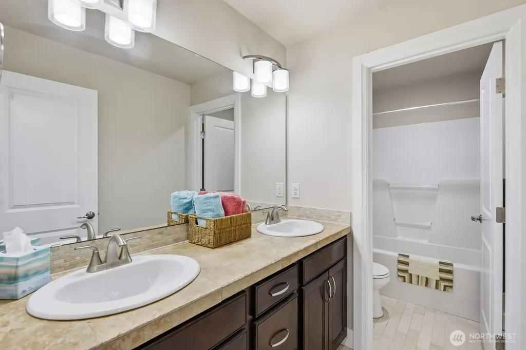 7430 NE 202nd Place Kenmore WA 98028