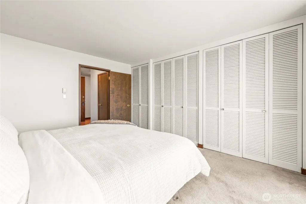 521 5th Avenue W Seattle WA 98119