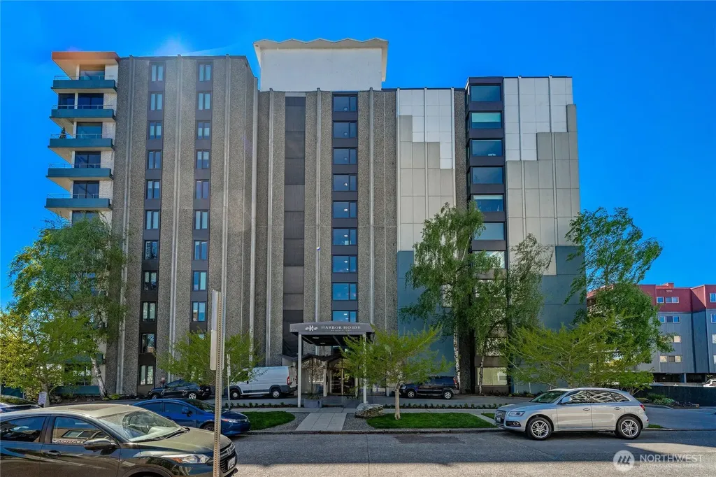 521 5th Avenue W Seattle WA 98119