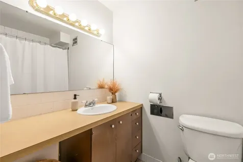 521 5th Avenue W Seattle WA 98119