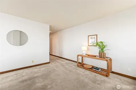 521 5th Avenue W Seattle WA 98119