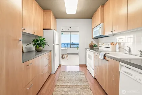 521 5th Avenue W Seattle WA 98119
