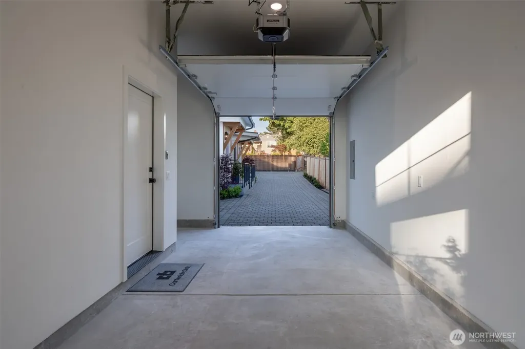 12544 2nd Avenue NW Seattle WA 98177