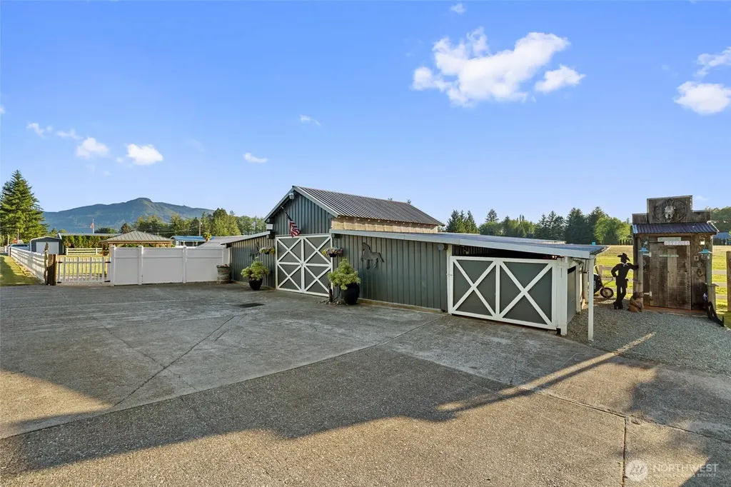 32993 Hamilton Cemetery Road Sedro Woolley WA 98284
