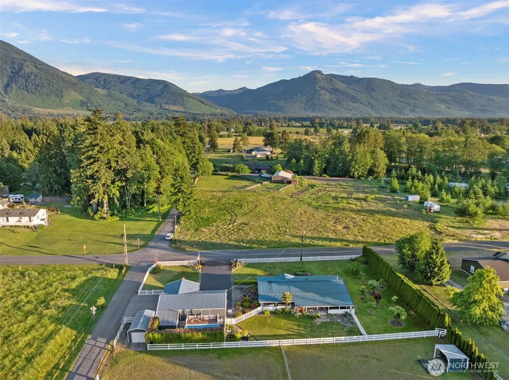 32993 Hamilton Cemetery Road Sedro Woolley WA 98284