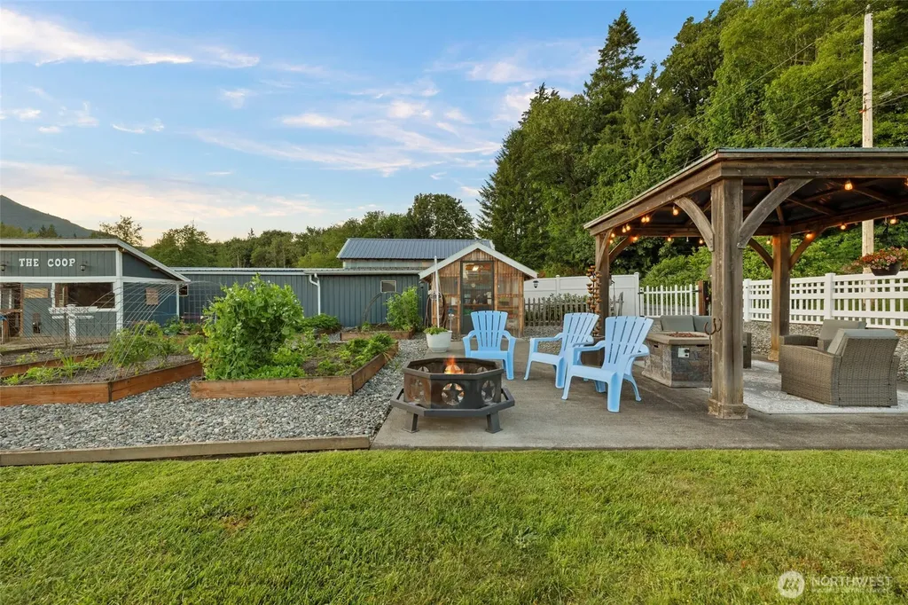 32993 Hamilton Cemetery Road Sedro Woolley WA 98284