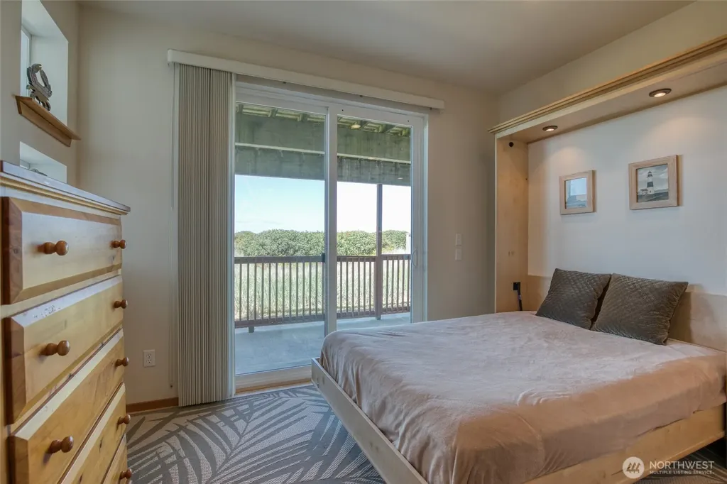 1003 S Sand Dune Avenue SW Ocean Shores WA 98569