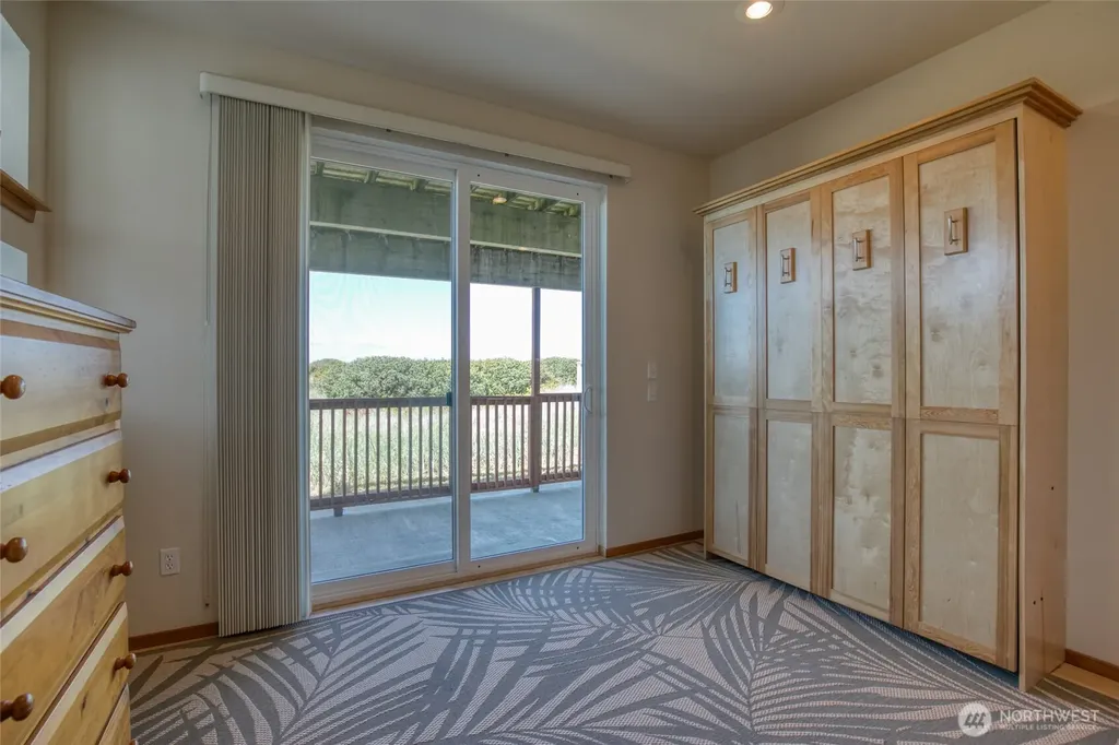 1003 S Sand Dune Avenue SW Ocean Shores WA 98569