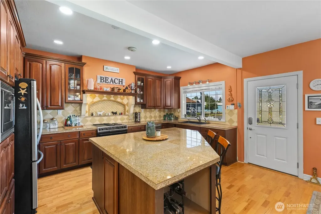 5015 L Place Seaview WA 98644