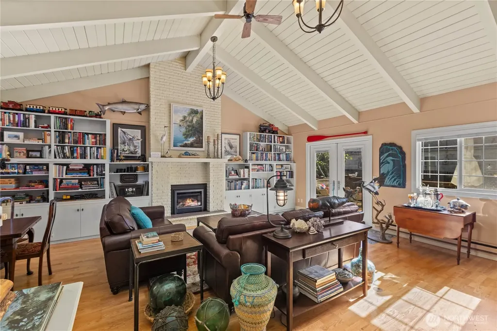 5015 L Place Seaview WA 98644