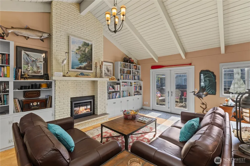 5015 L Place Seaview WA 98644