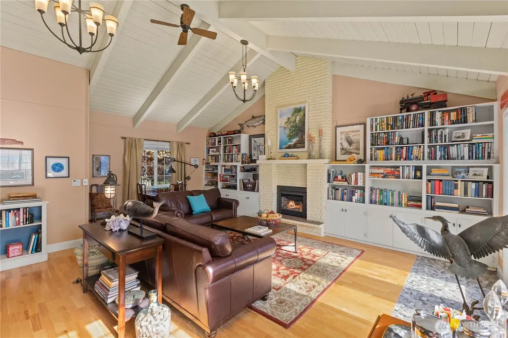 5015 L Place Seaview WA 98644