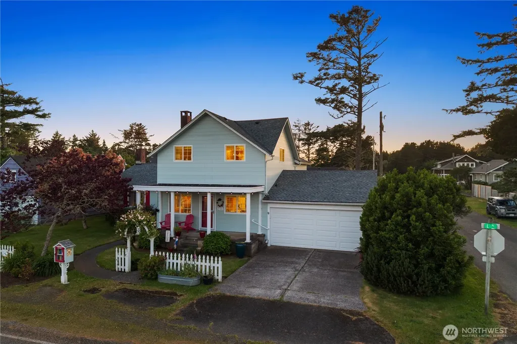 5015 L Place Seaview WA 98644