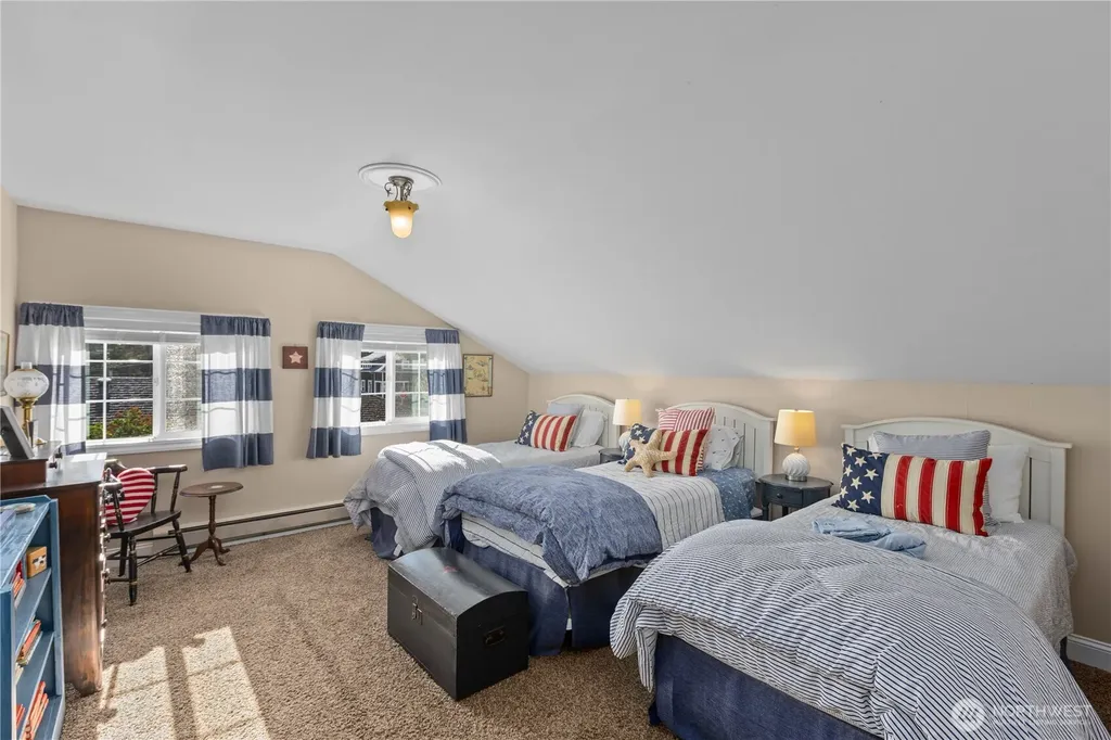 5015 L Place Seaview WA 98644