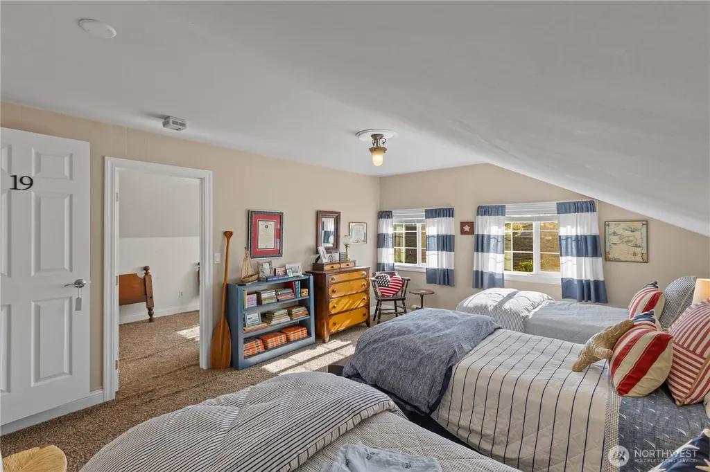 5015 L Place Seaview WA 98644