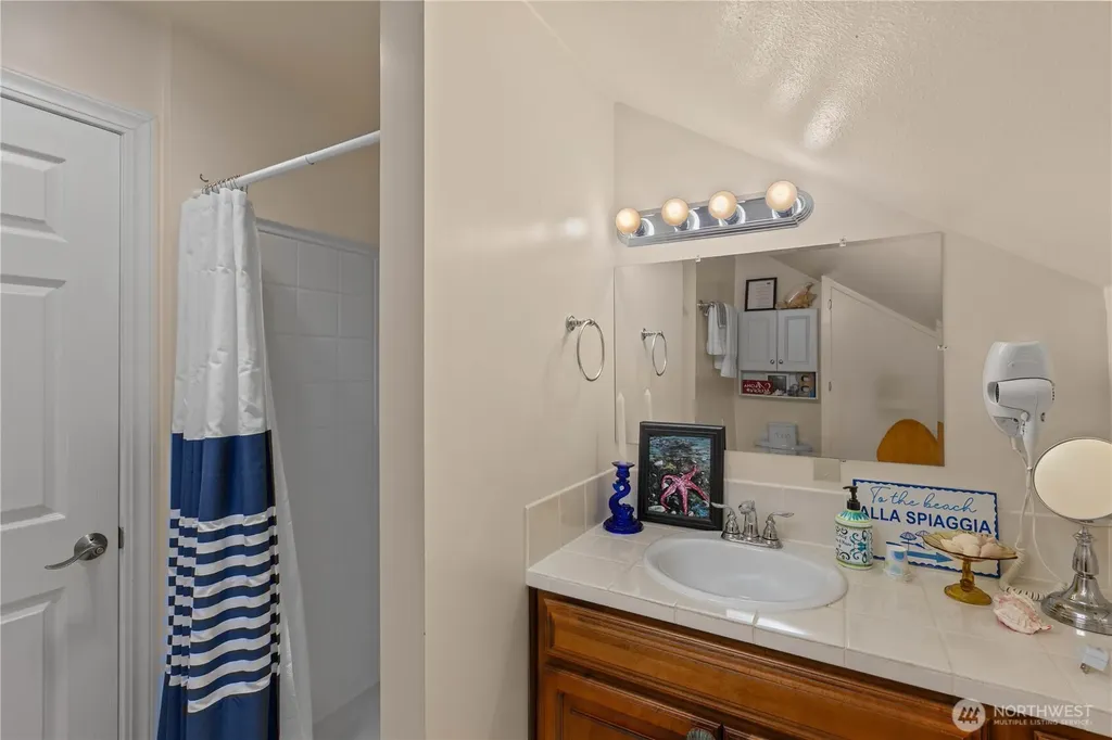5015 L Place Seaview WA 98644