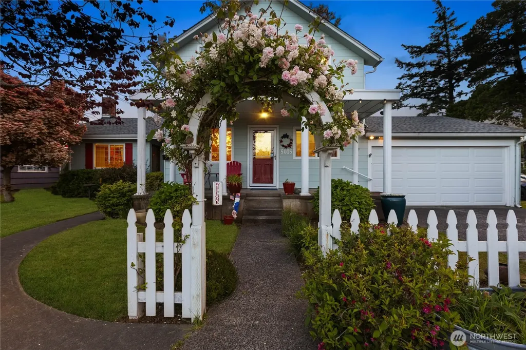 5015 L Place Seaview WA 98644