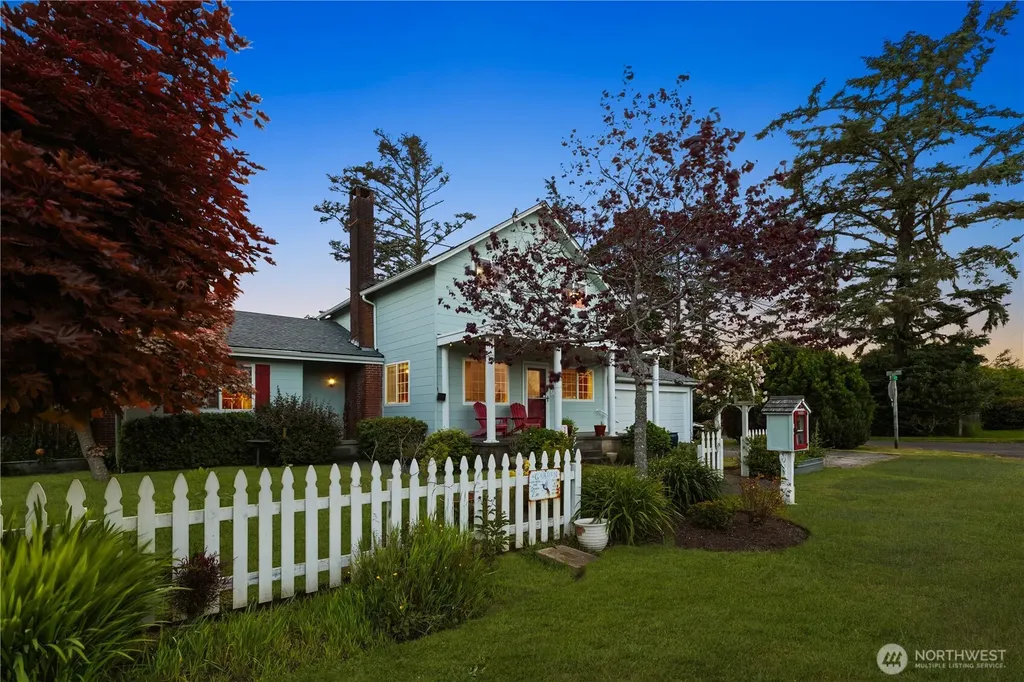 5015 L Place Seaview WA 98644