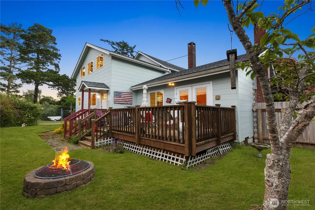 5015 L Place Seaview WA 98644