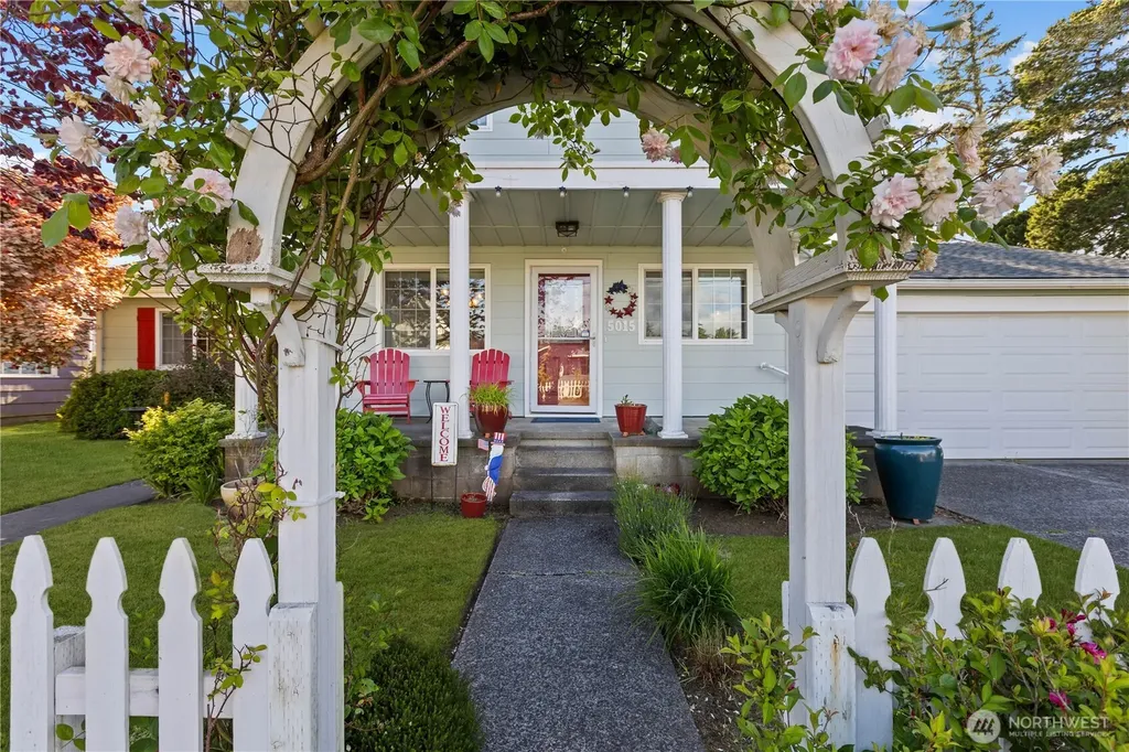 5015 L Place Seaview WA 98644