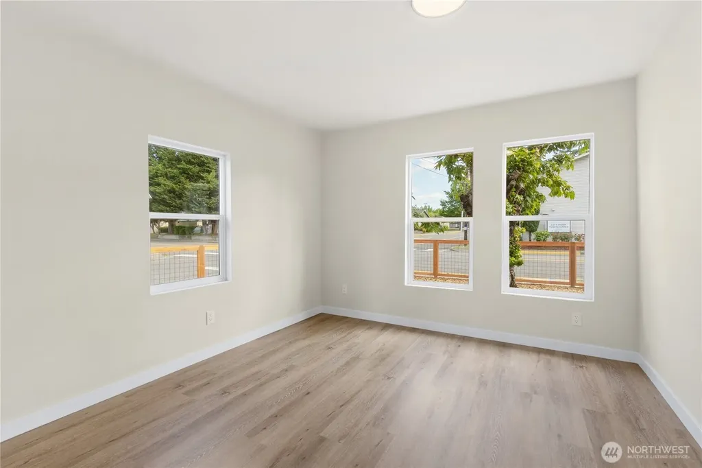 421 4th Street NE Auburn WA 98002