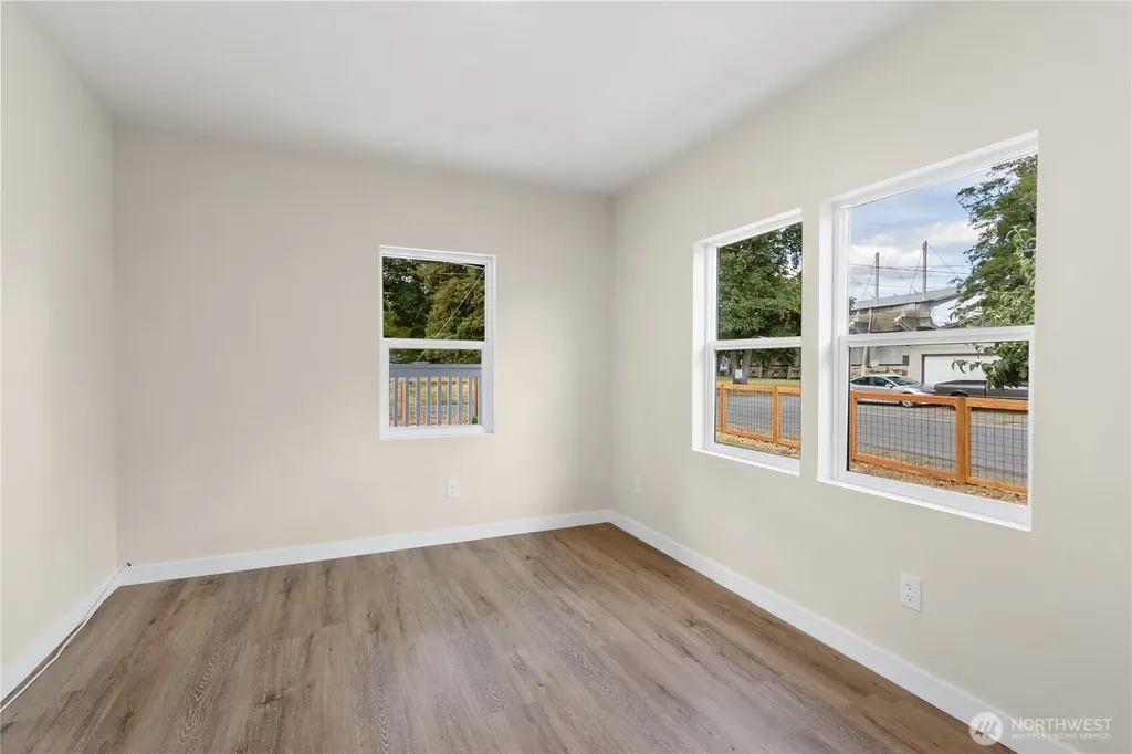 421 4th Street NE Auburn WA 98002