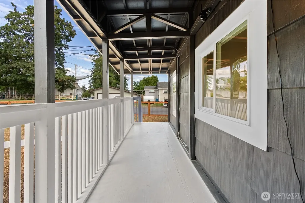 421 4th Street NE Auburn WA 98002